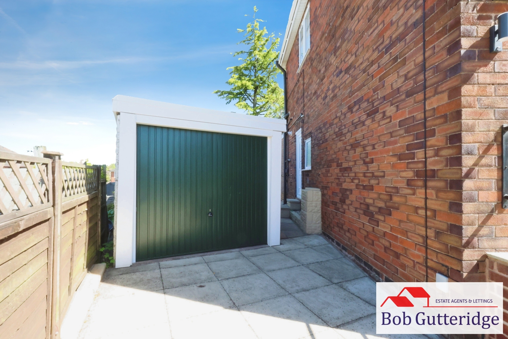 DETACHED SECTIONAL GARAGE